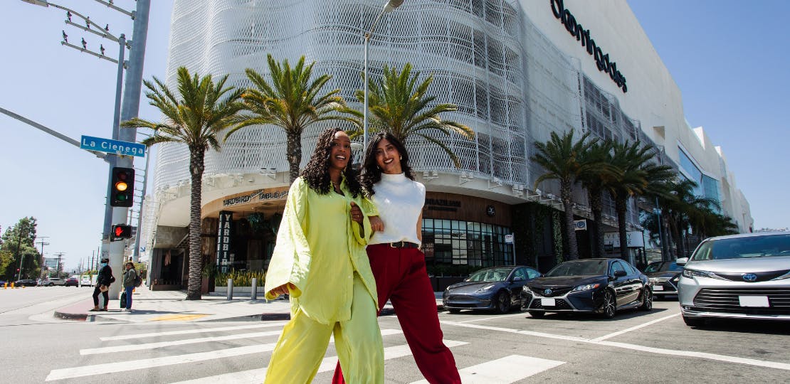 Beverly Hills is a masterclass in polished glamour. As a fashion curator I love how palm lined avenues and sleek boutiques influence resort and red carpet style, favoring effortless silhouettes and statement sunglasses. - 图片2