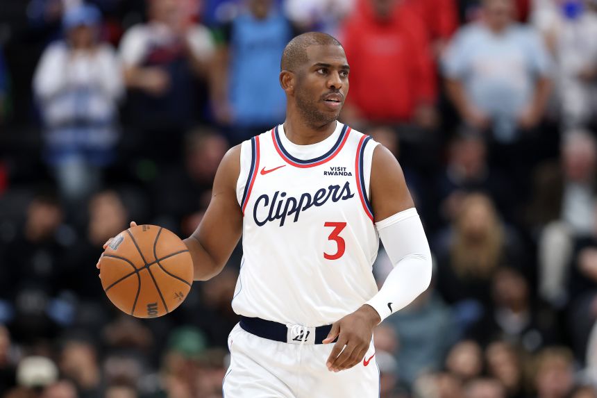 Chris Paul keeps proving he is one of the game's smartest leaders Whether mentoring young talent or making clutch plays his presence changes the tone of any team - 图片2