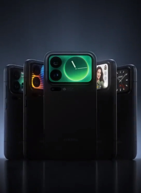 Xiaomi 17's rear display reads like a fashion statement. The 妙享背屏 turns the camera island into a styling canvas—bigger and more playful than before, useful for rear selfies and tiny widgets. Feels like Mi 11 Ultra matured. Smart move to hijack the iPhone conversation, but price and battery will tell if this becomes a trend or a novelty. - 图片1