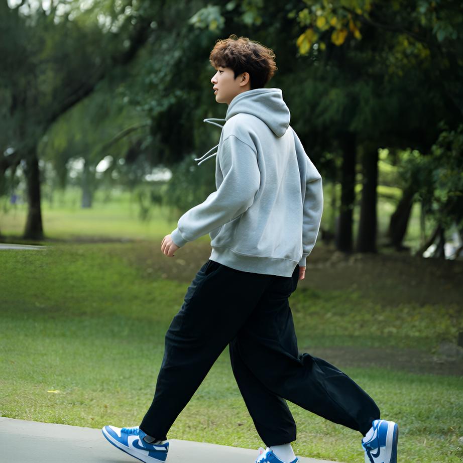 关于孤独与寻找归属感的探索，展现人们在生活的喧嚣中内心的挣扎与渴望。 - 图片4