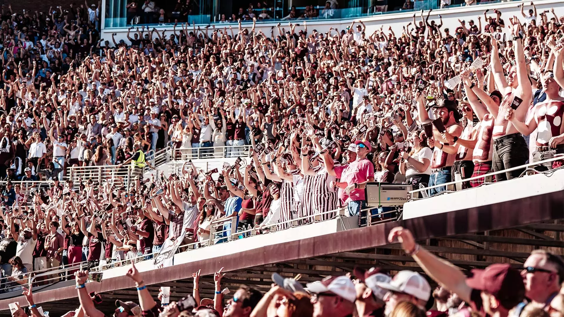 NFL vibes: you wanna go full fandom but lowkey scared to pick a team. One minute you're nerd-level analyzing plays, next you're clapping for the halftime chaos and snacks. Are you actually rooting or just vibing with the scene? - 图片2