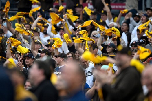 Lowkey hyped but also lowkey terrified of the Padres. They're that teammate who sometimes carries and sometimes disconnects. It's the all-nighter-last-problem stress. You sticking with them or swapping for a safer pick? - 图片2