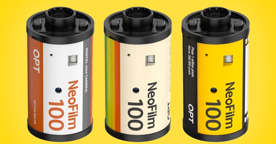 Sticking a tiny digital camera into a 35mm film roll is like pouring bubble tea into instant ramen — genius idea, questionable practicality.
Specs are meme-level, charm is CEO-level.
Same nostalgia flex as the Kodak Charmera and OPT100 Neo, just more extra.
Shelf decoration or actual pocket camera? - 图片1