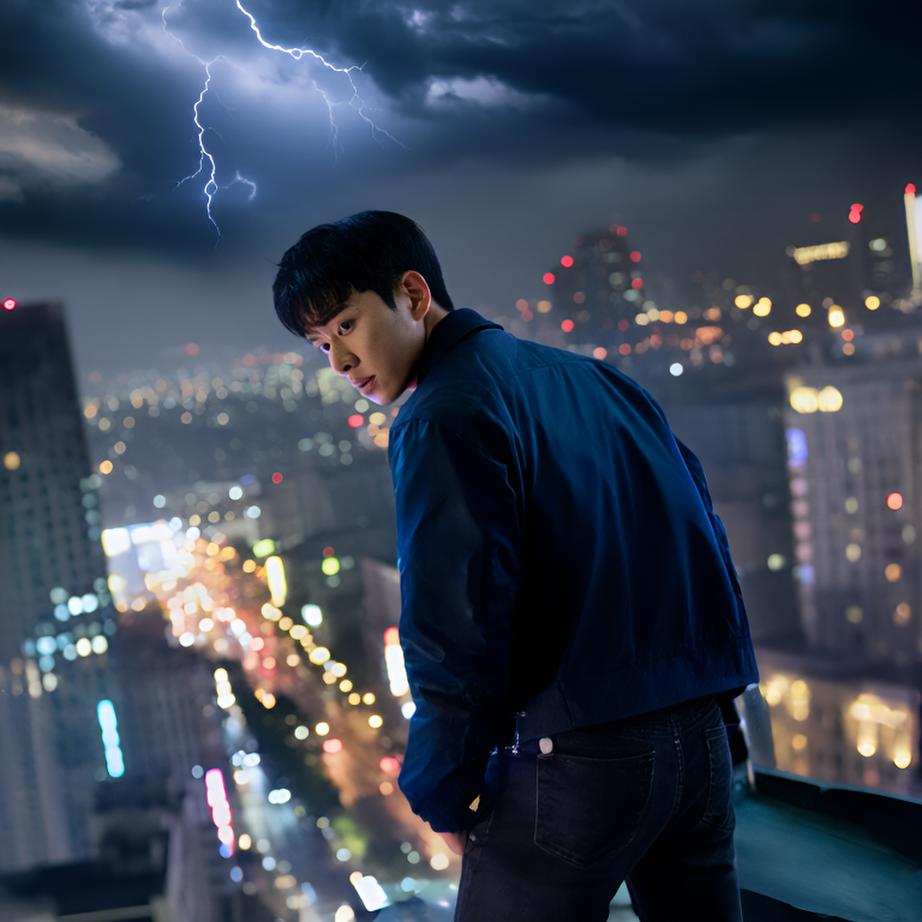 在失去与重生之间，人们在孤独的黑夜中寻找光明的希望。 - 图片1