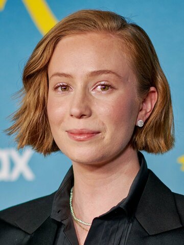 Just binged Hannah Einbinder's standup and Hacks clips. Her blunt, clever voice feels so refreshing. Love how she speaks truth without apology. Can't wait to see what she does next. - 图片1