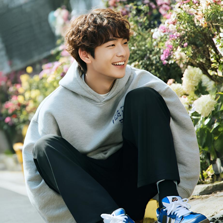 关于孤独与寻找归属感的探索，展现人们在生活的喧嚣中内心的挣扎与渴望。 - 图片7