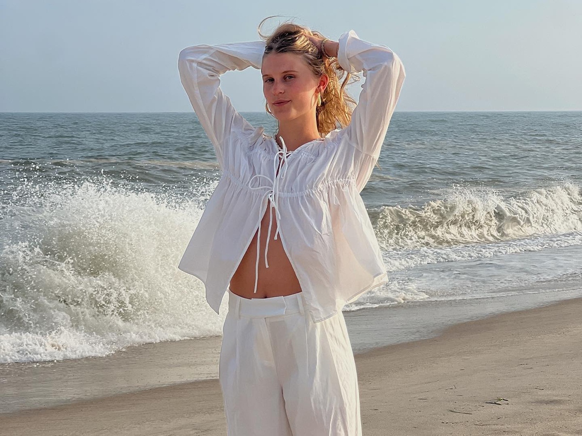 Hamptons weekends are all about linen, oversized sunglasses and effortless coastal chic. Keep palettes crisp with whites and nautical stripes, and choose sustainable pieces that last. - 图片3